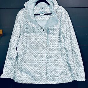 Columbia Women's White Patterned Ski Jacket